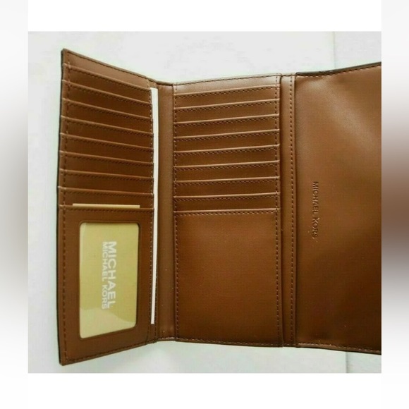 New Michael Kors Jet Set Travel Large Trifold wallet Signature Vanilla - Picture 3 of 3